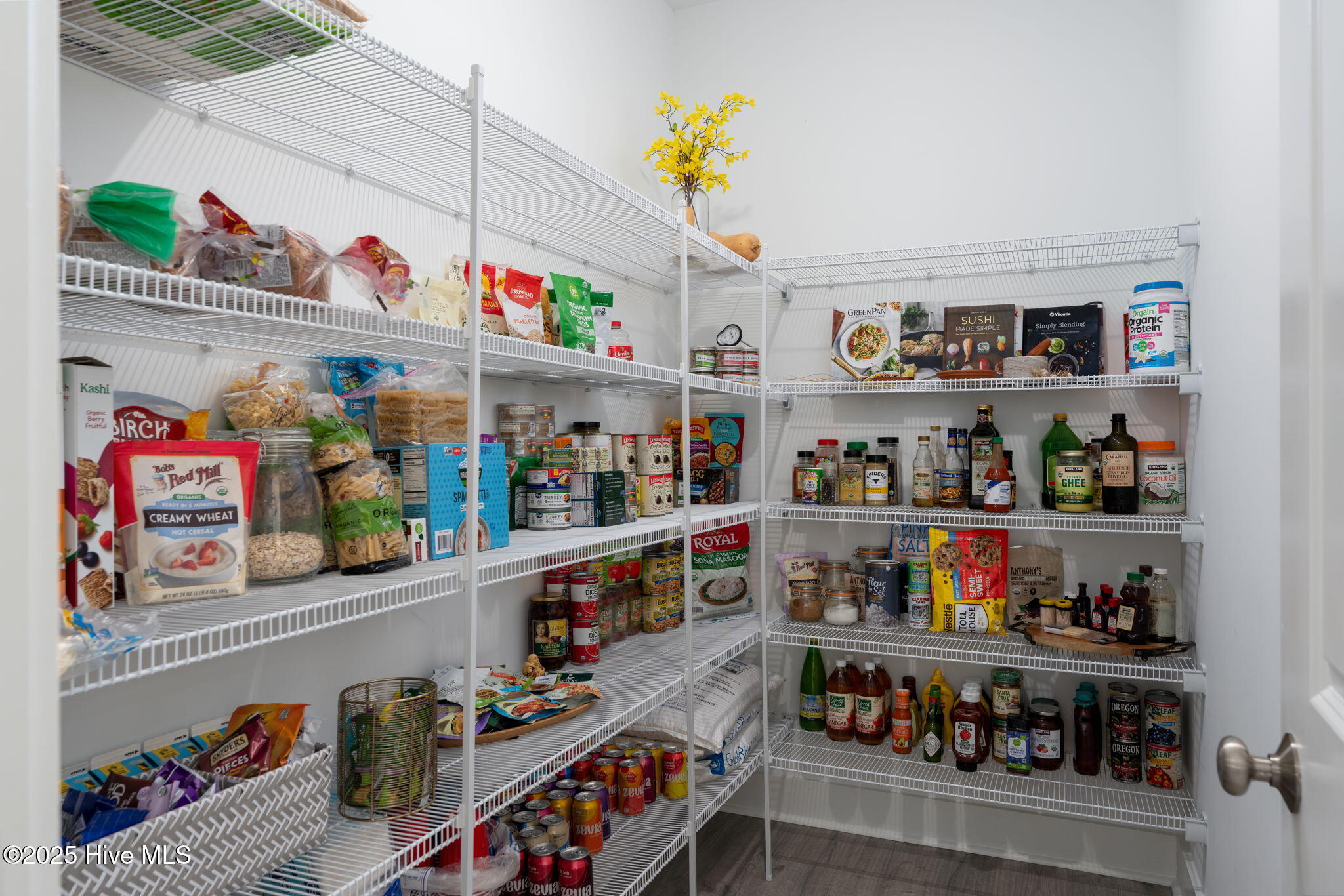 46 North Radiance Way Hampstead, NC 28443 - Photo 21 of 91 Pantry