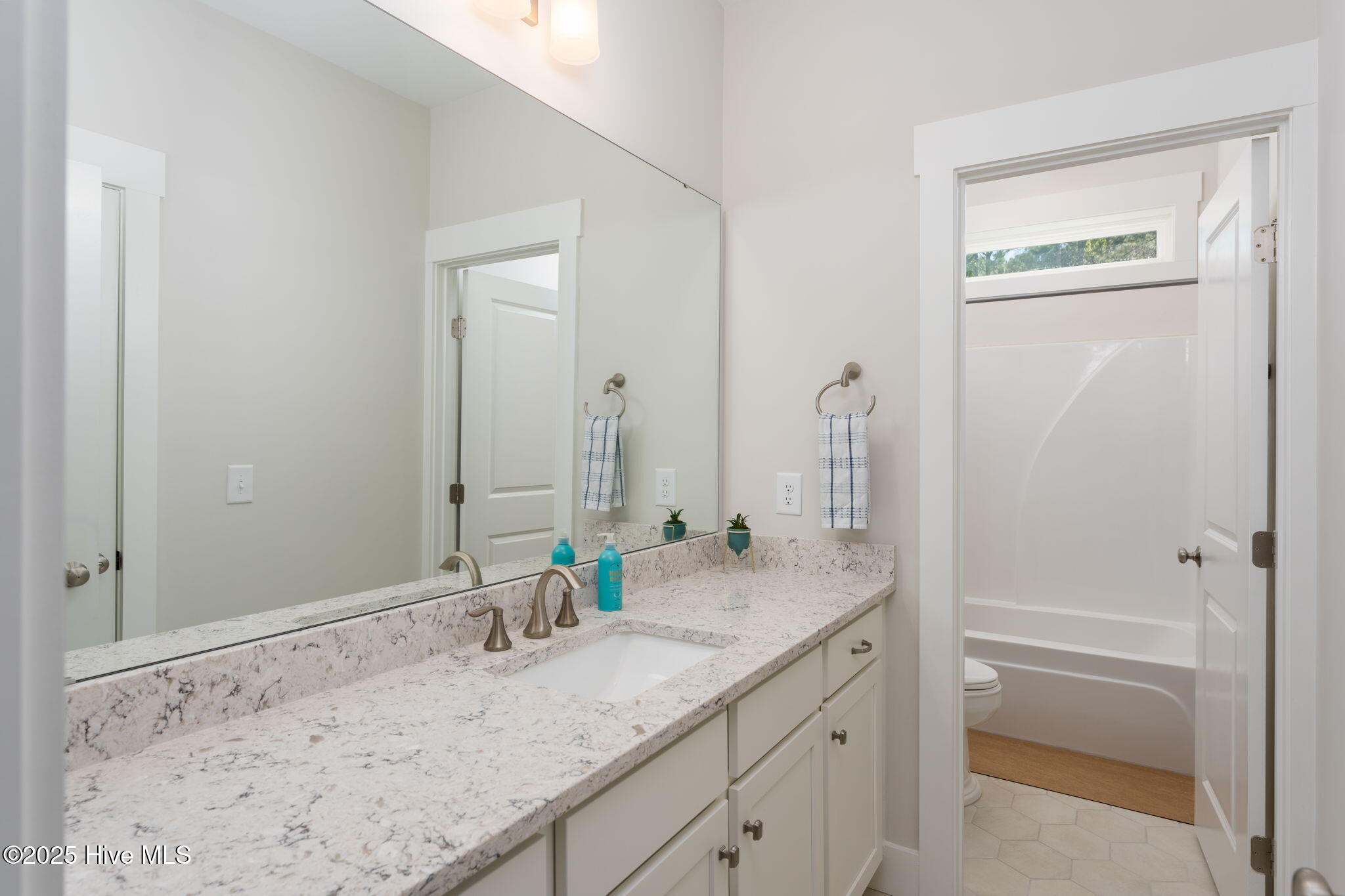 46 North Radiance Way Hampstead, NC 28443 - Photo 39 of 91 Second Full Bathroom