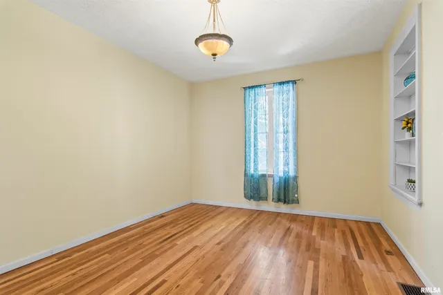 $198,500 | 508 North Washington Street, Mount Pulaski, IL 62548