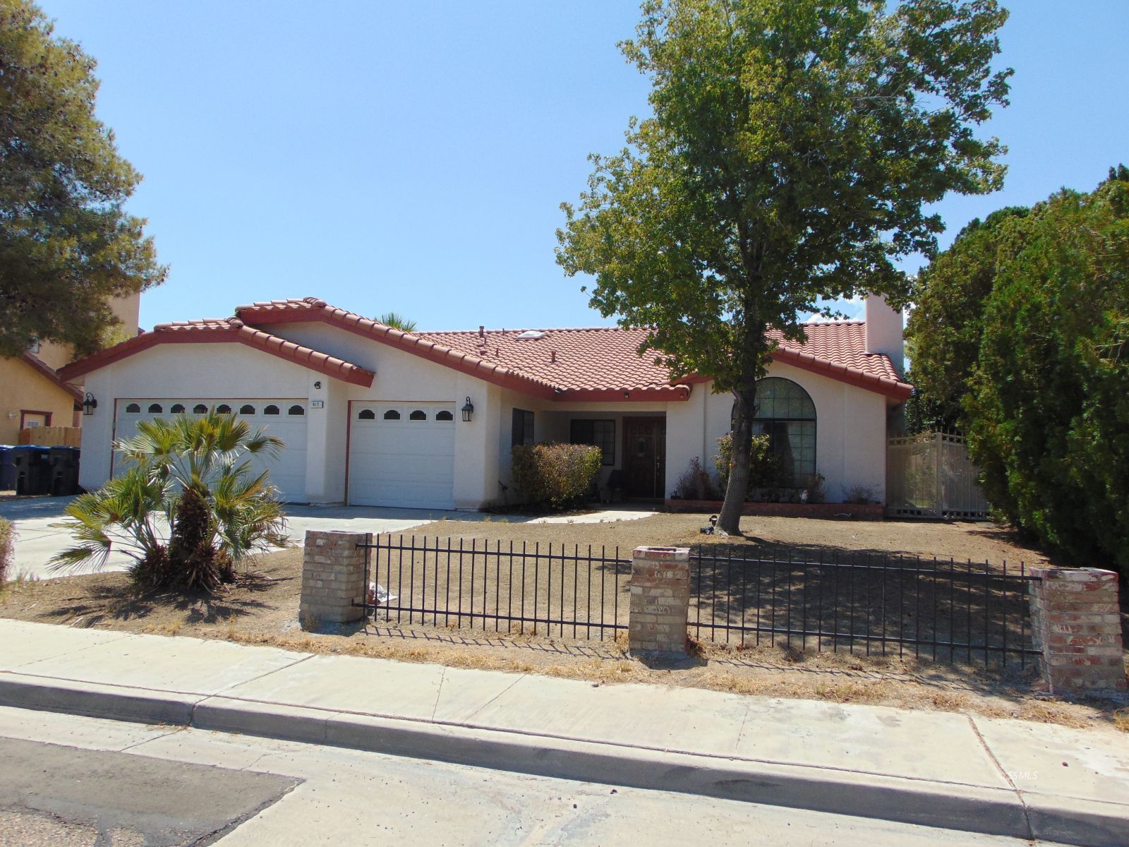 917 Carolyn Street Ridgecrest, CA 93555 - Photo 2 of 26 front view of a house