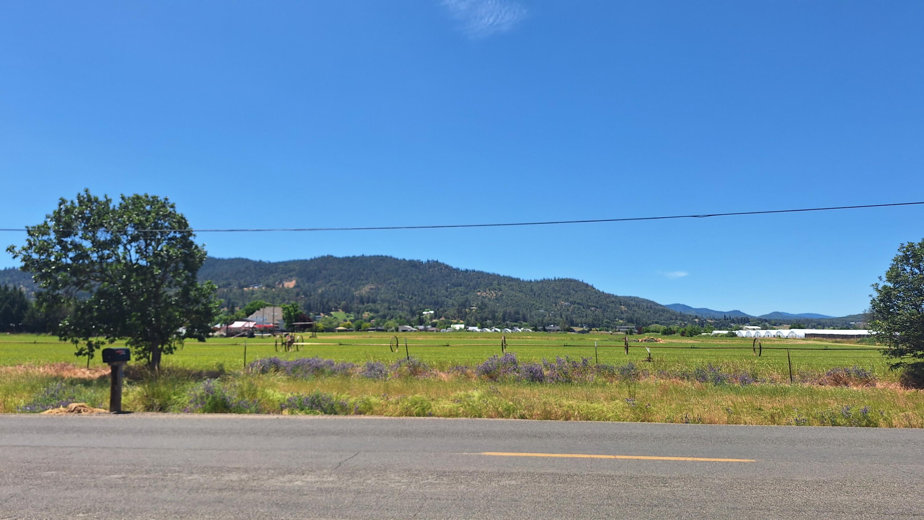 4102 Grant Road Central Point, OR 97502 - Photo 22 of 30 20240530_134341
