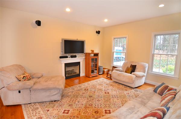 79 2nd Road Marlborough, MA 01752 - Photo 3 of 30 Gallery Image 3