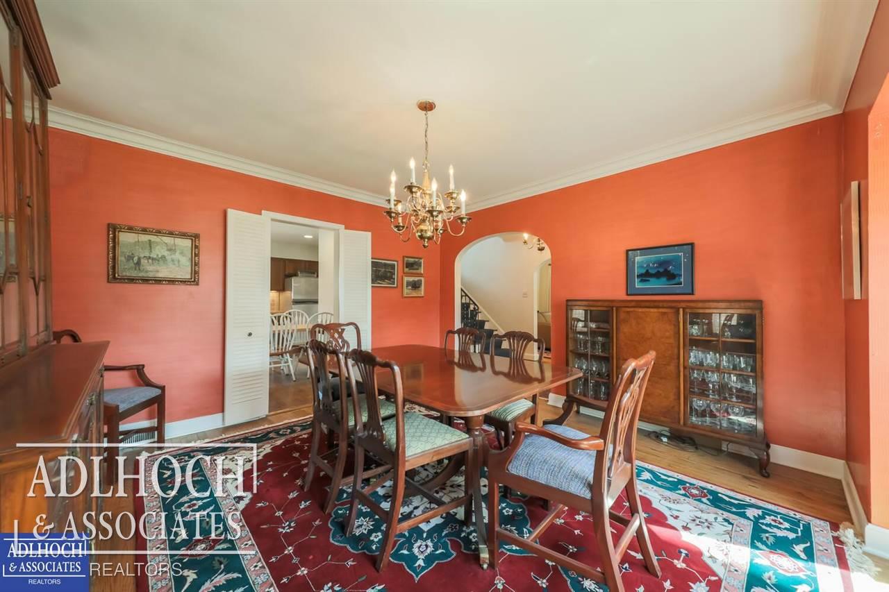 508 Barrington Road Grosse Pointe, MI 48230 - Photo 14 of 39 50070888-13.JPG