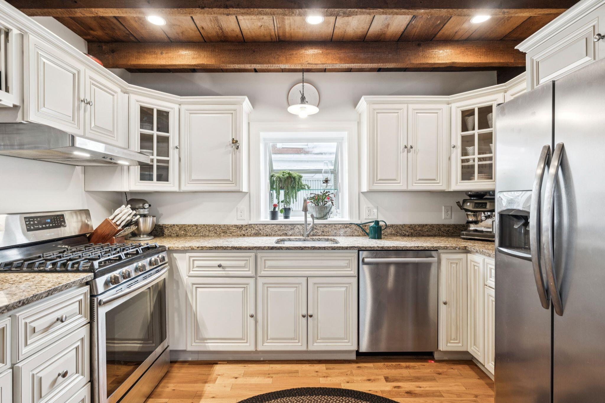 16 Tate Street, Unit 2 Portland, ME 04102 - Photo 14 of 37 16 Tate St 2 Portland 8