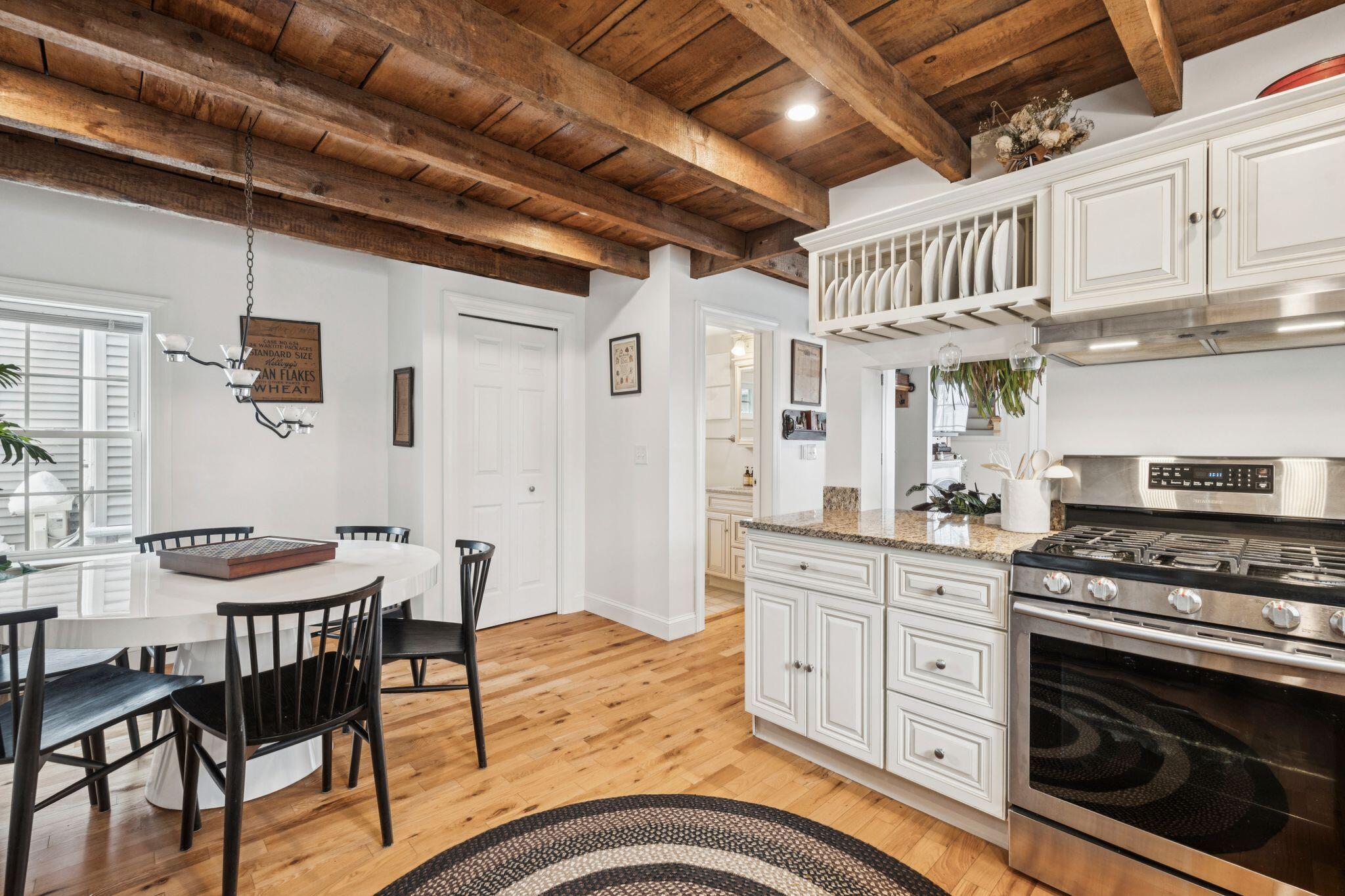 16 Tate Street, Unit 2 Portland, ME 04102 - Photo 16 of 37 16 Tate St 2 Portland 10