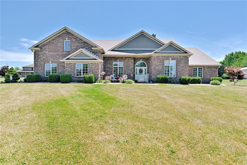 421 Lowry Street Jamestown, IN 46147 - Photo 1 of 60