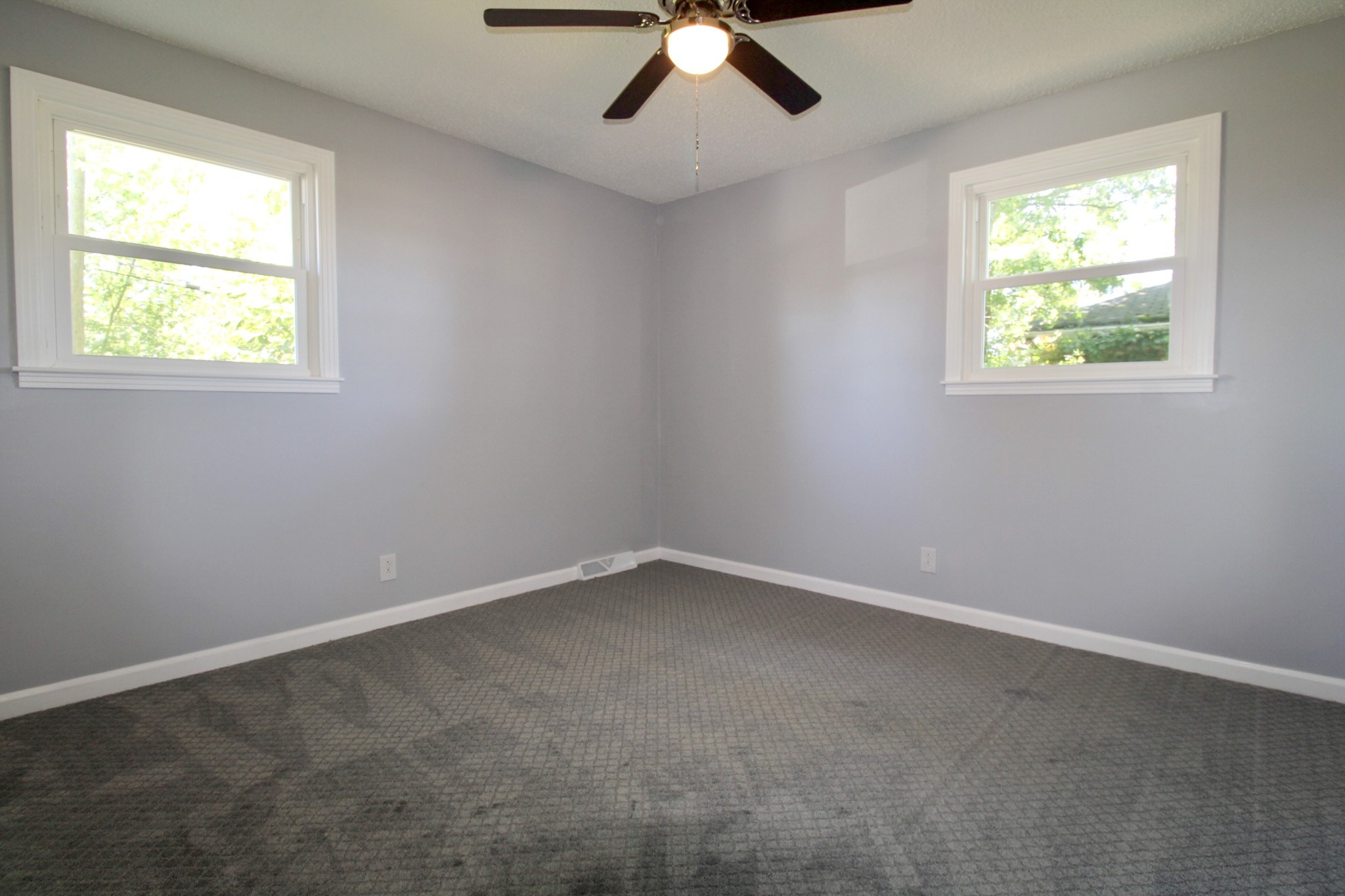 212 Cunningham Lane Clarksville, TN 37042 - Photo 13 of 19 an empty room with a window