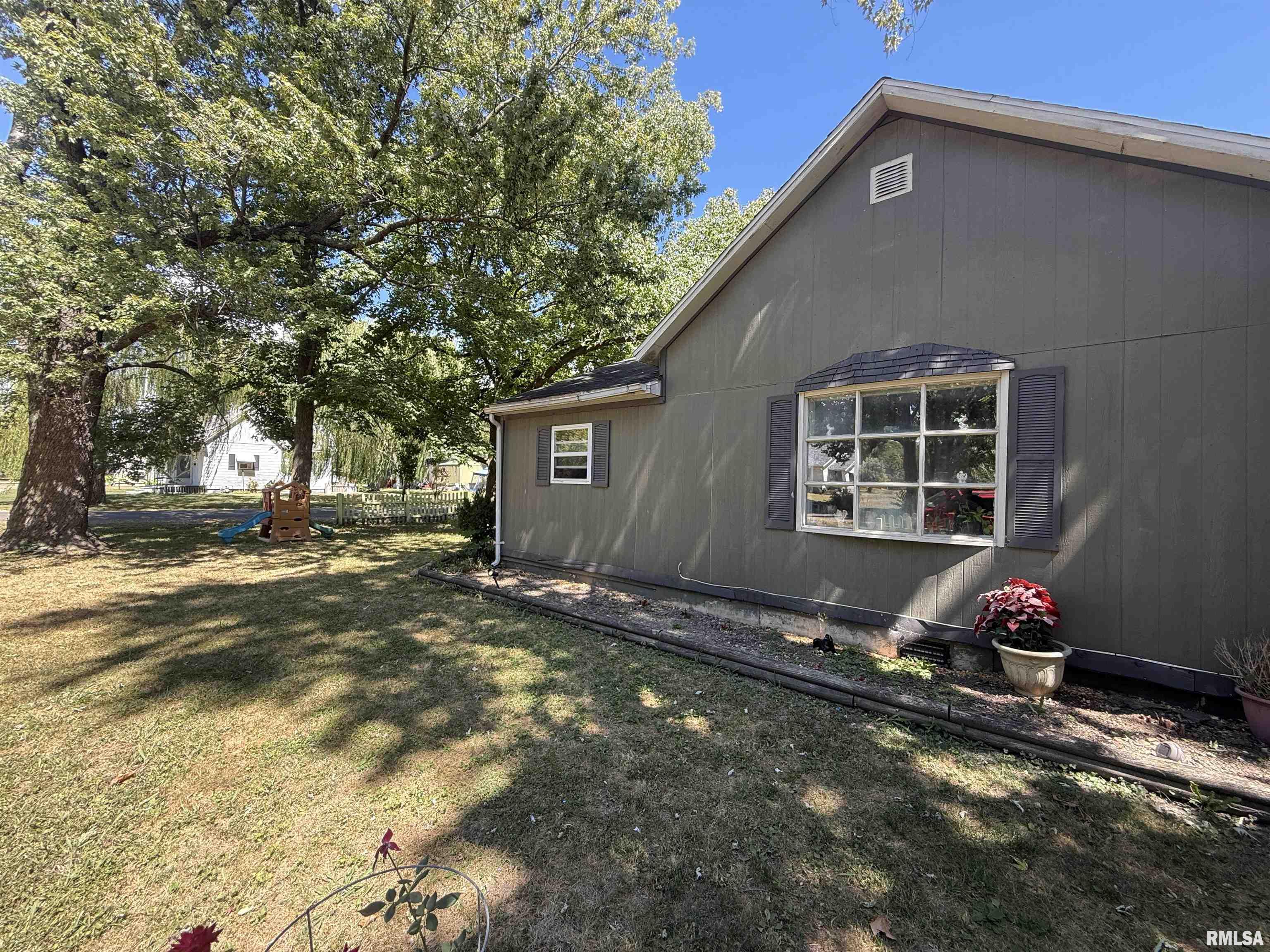 617 North Walnut Street Centralia, IL 62801 - Photo 4 of 21