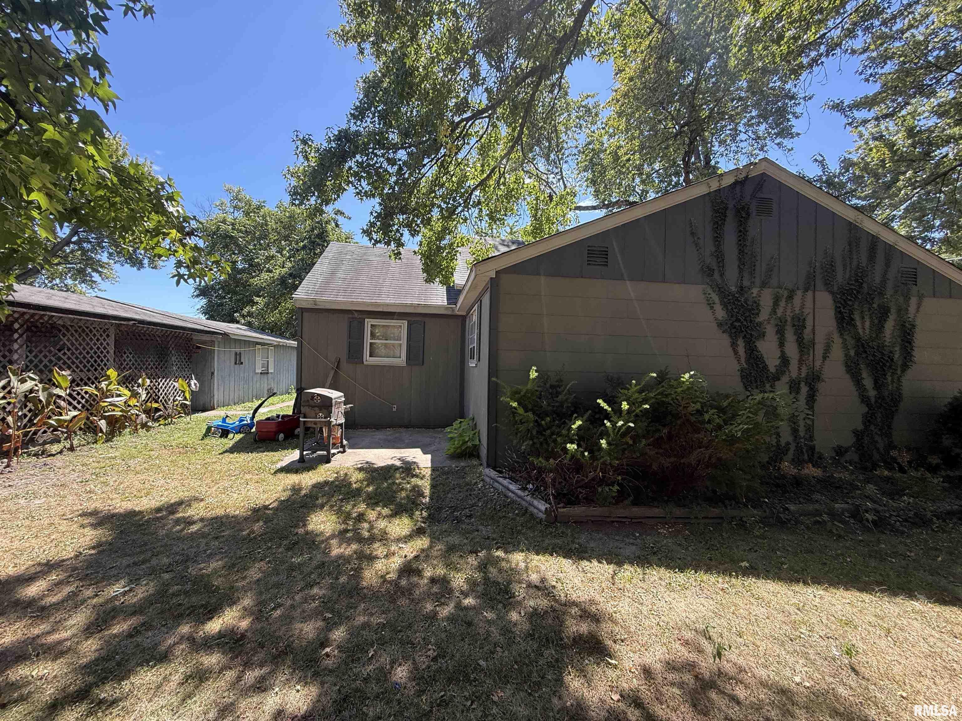 617 North Walnut Street Centralia, IL 62801 - Photo 5 of 21