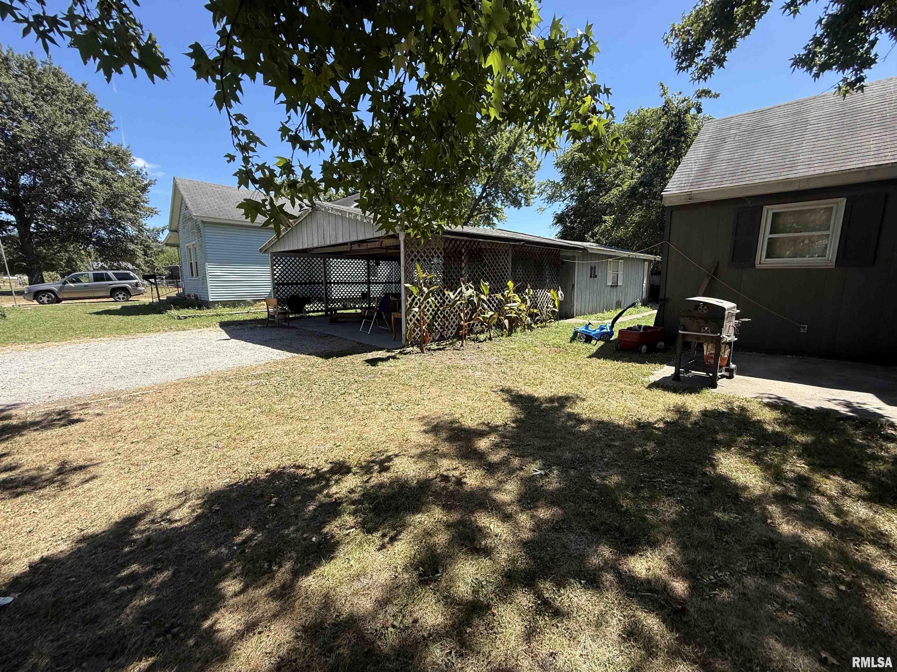 617 North Walnut Street Centralia, IL 62801 - Photo 6 of 21