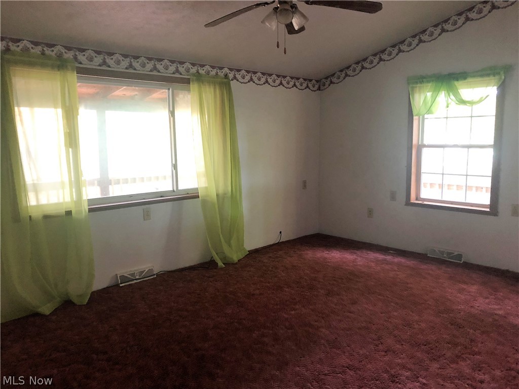 15335 Moseley Road Madison, OH 44057 - Photo 16 of 34 Living room of additional living suite.