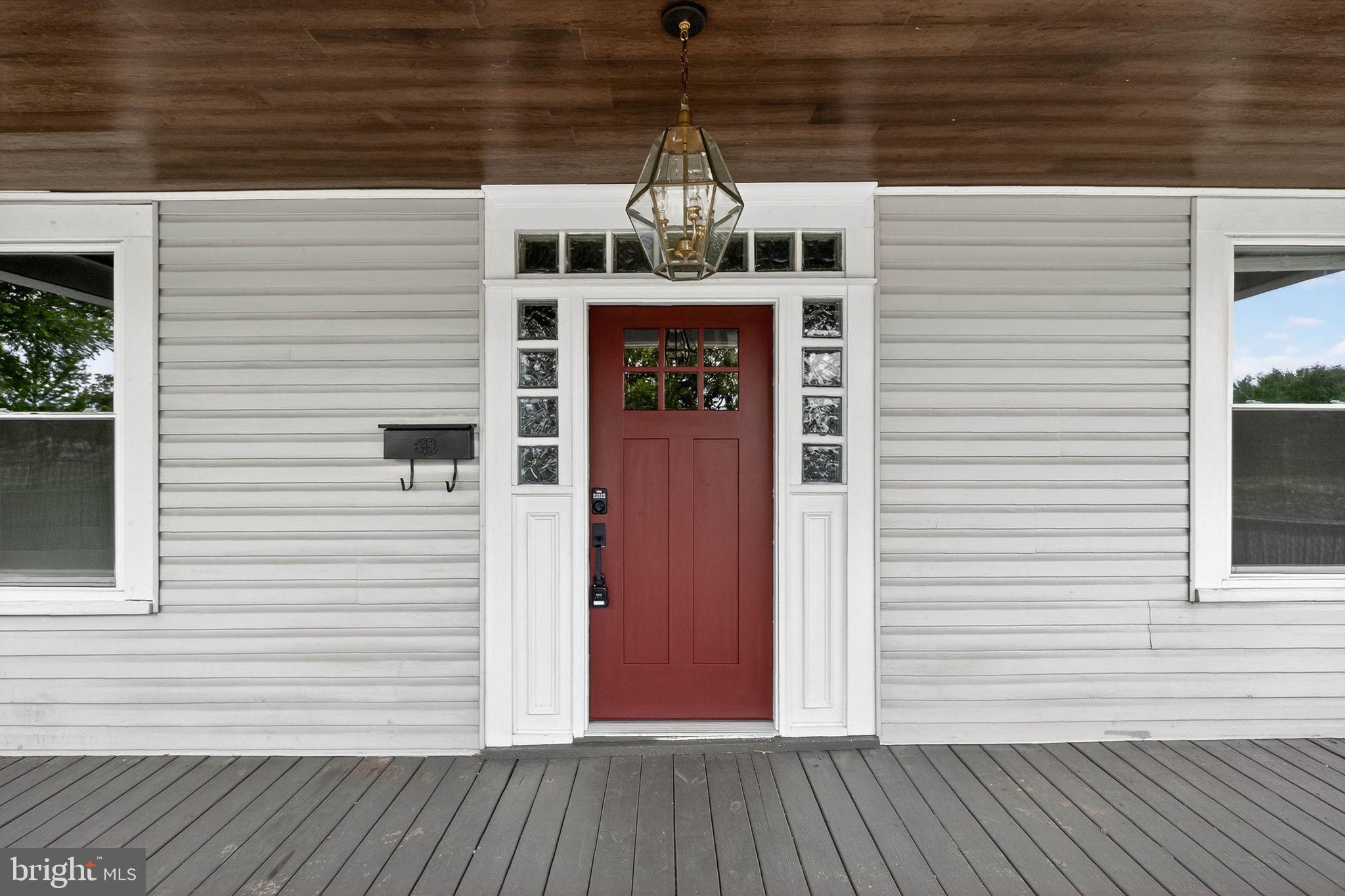 Beautiful entrance with great curb appeal