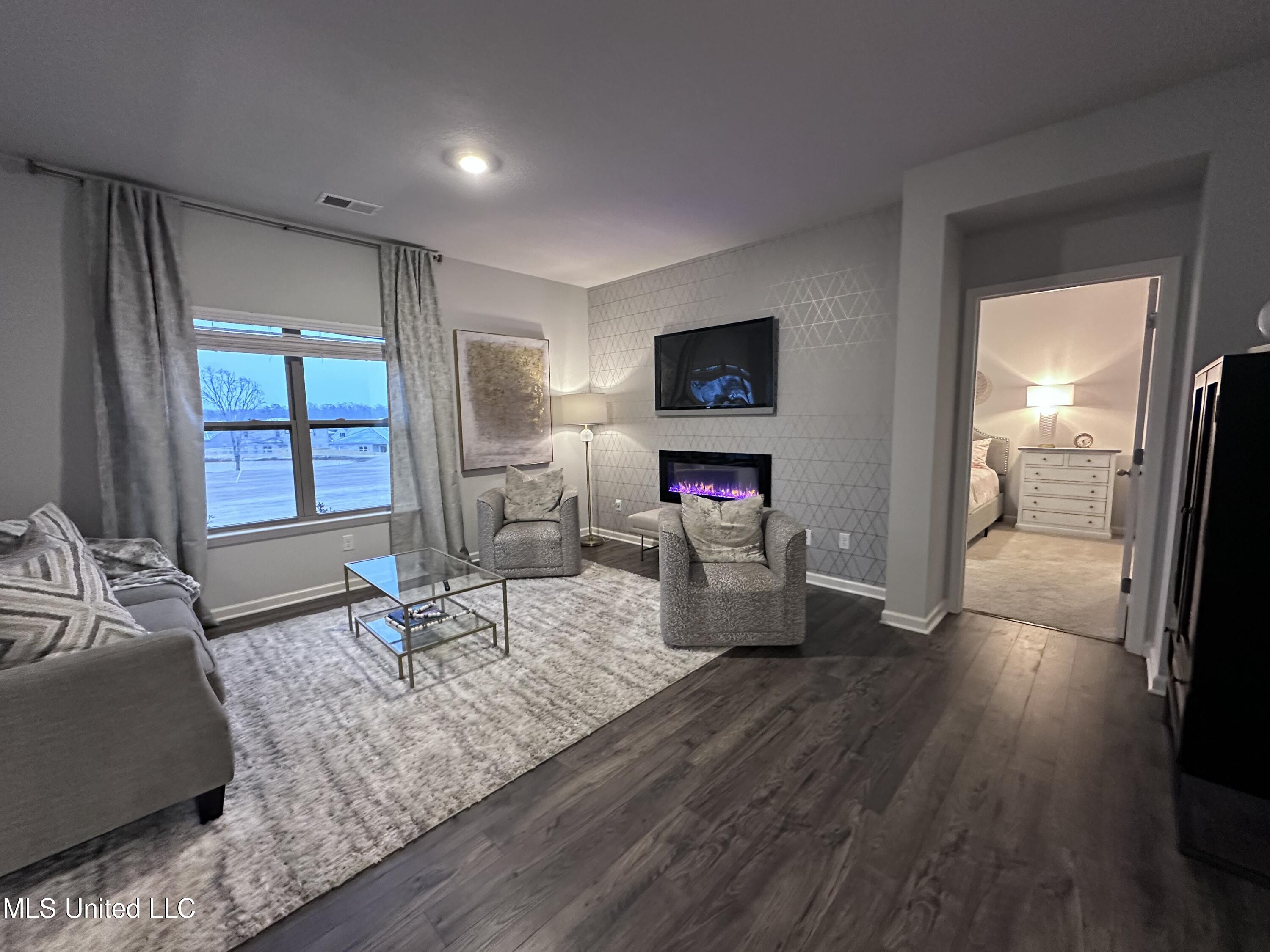 24 Pine Street Byhalia, MS 38611 - Photo 5 of 11 IMG_4079