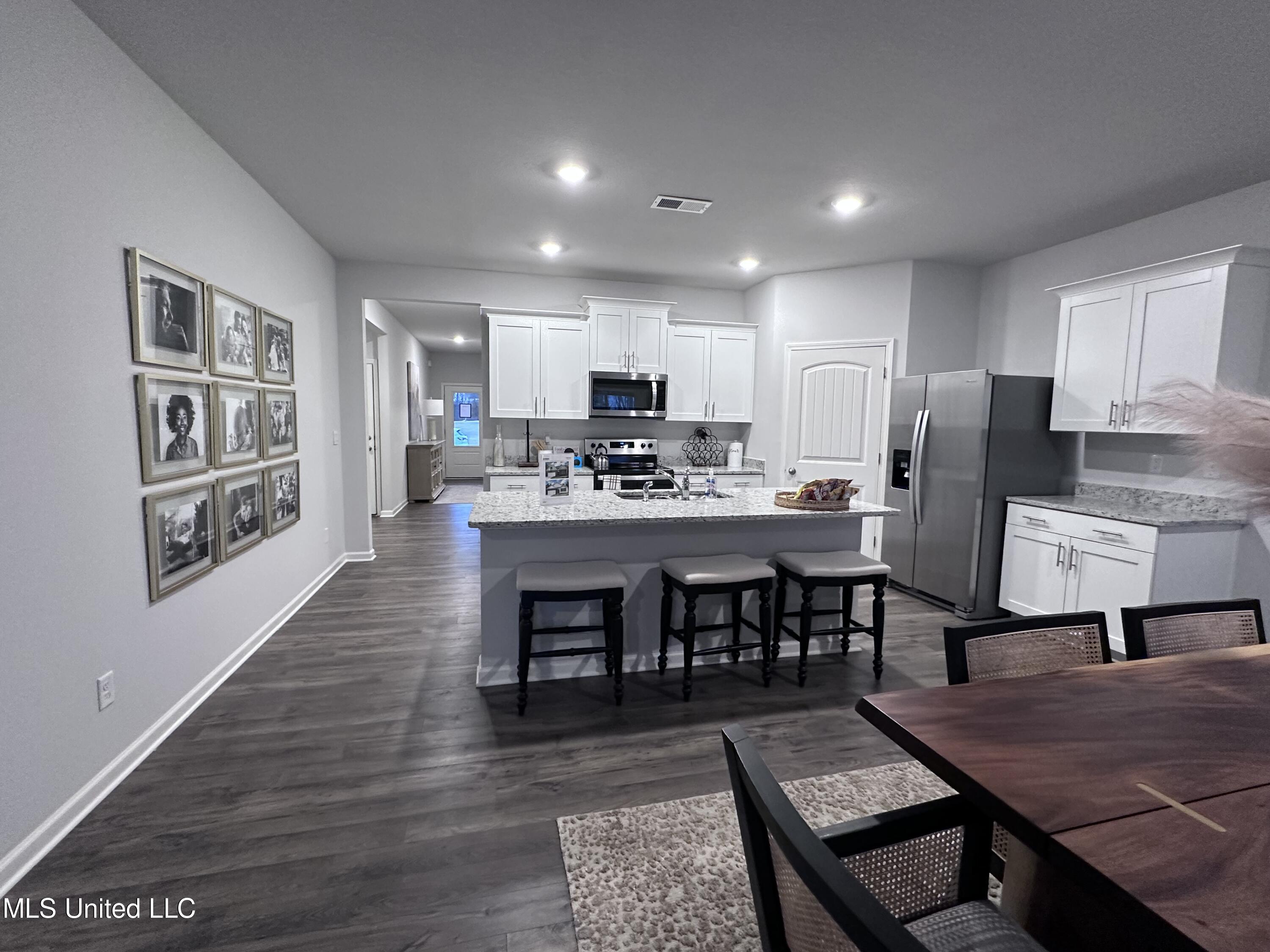 24 Pine Street Byhalia, MS 38611 - Photo 6 of 11 IMG_4078