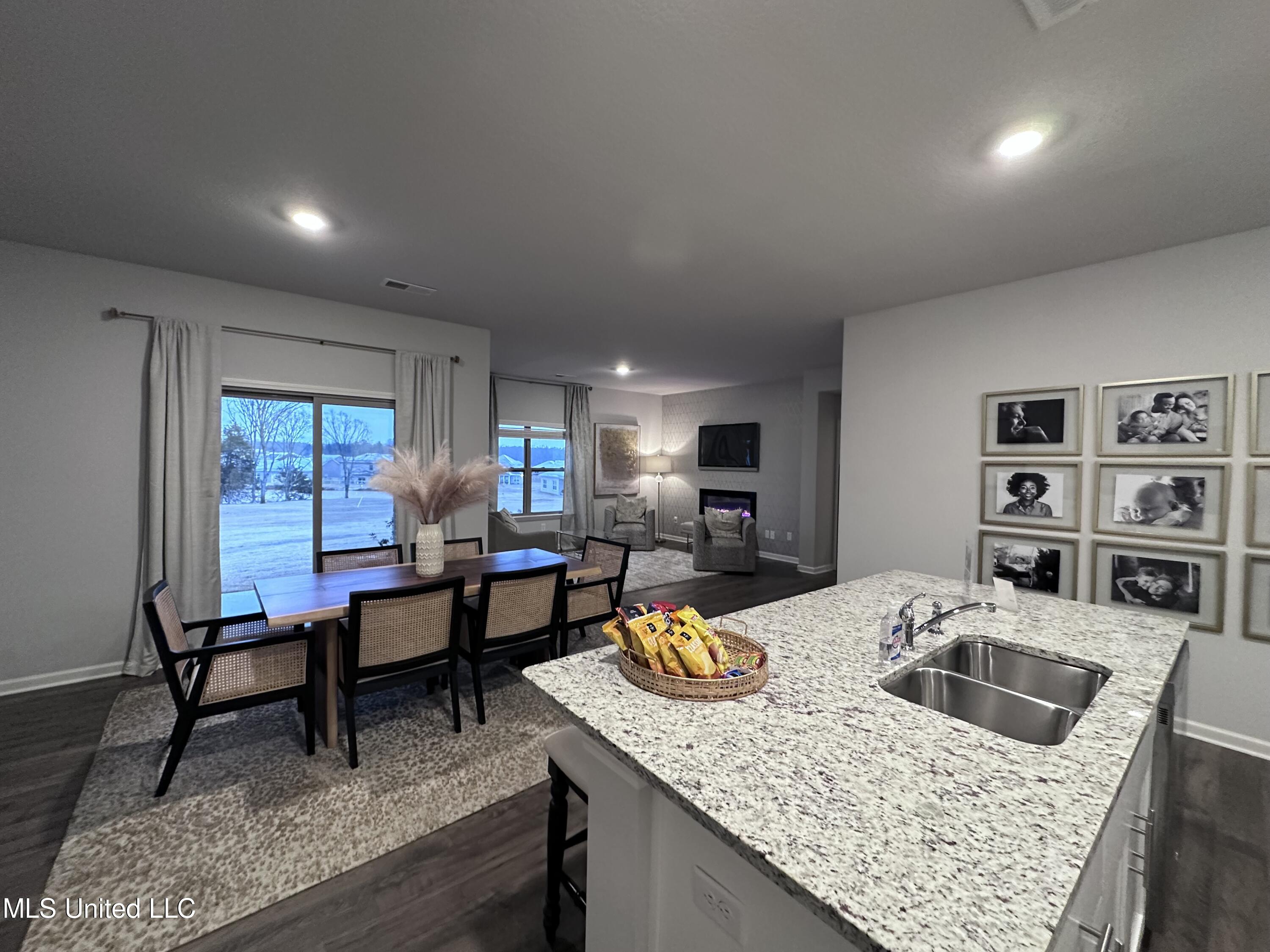 24 Pine Street Byhalia, MS 38611 - Photo 7 of 11 IMG_4077