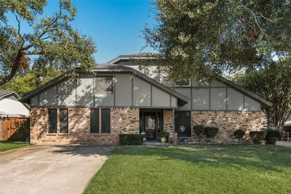 $298,500 | 2308 Louise Lane, Ennis, TX 75119