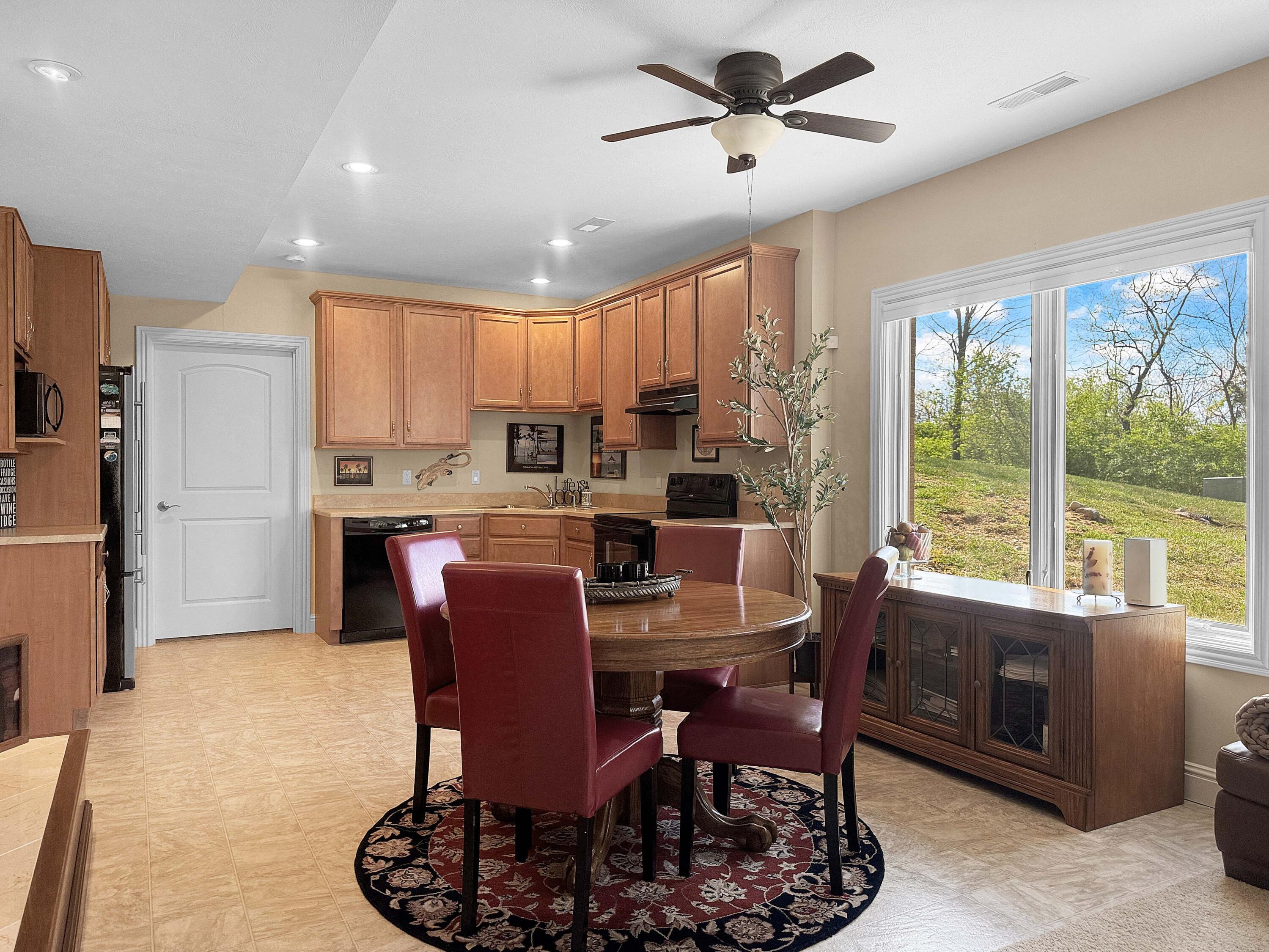 4096 Middle Urbana Road Urbana, OH 43078 - Photo 119 of 148 Lower Level Dining Area