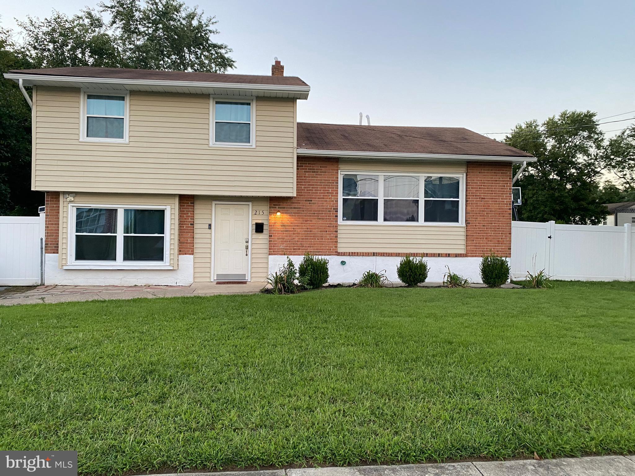 215 Powder Mill Road Beverly, NJ 08010 - Photo 1 of 34