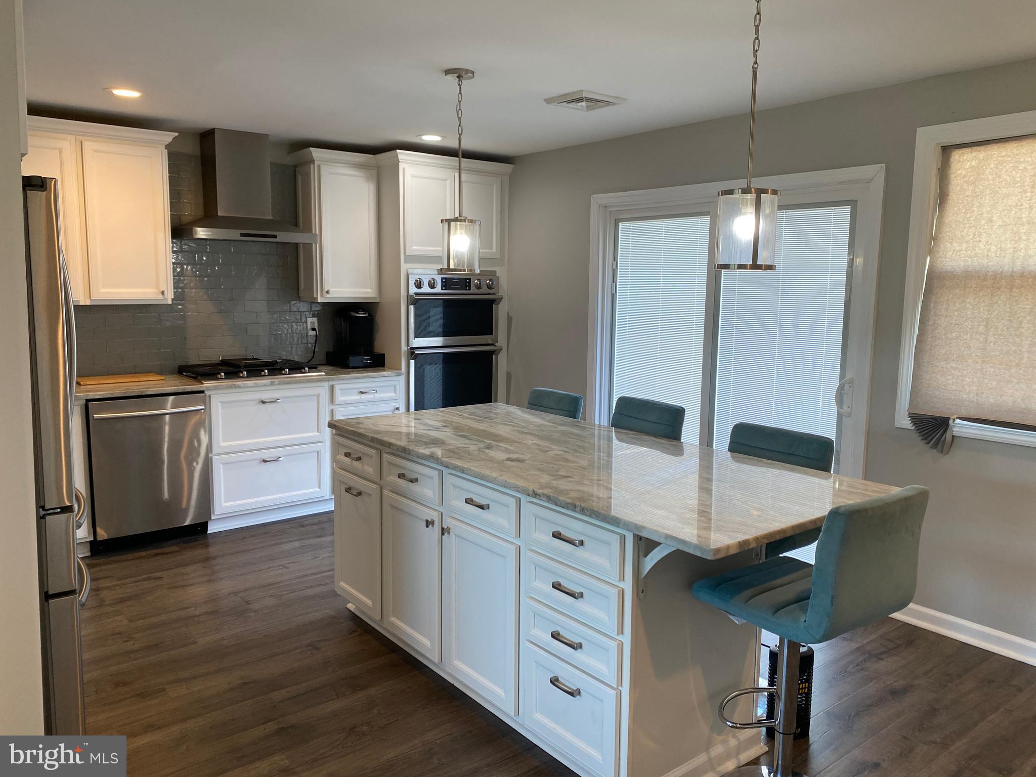 215 Powder Mill Road Beverly, NJ 08010 - Photo 4 of 34