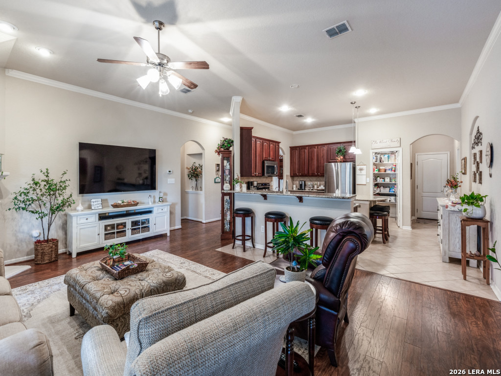 6050 Covers Schertz, TX 78108 - Photo 9 of 25 a living room with furniture and a flat screen tv