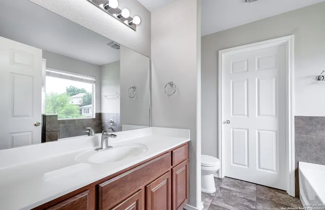 $1,795 | 2702 Harvest Creek, San Antonio, TX 78244