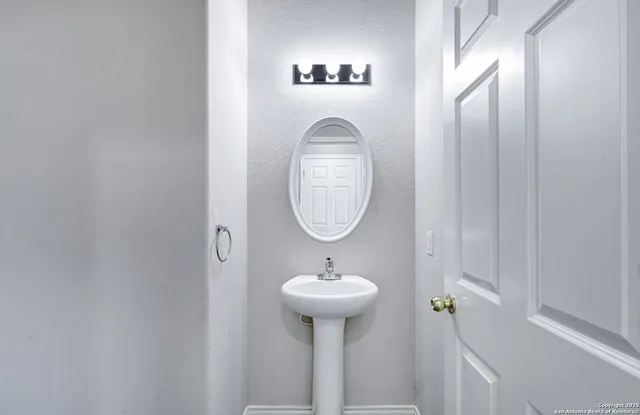 $1,795 | 2702 Harvest Creek, San Antonio, TX 78244