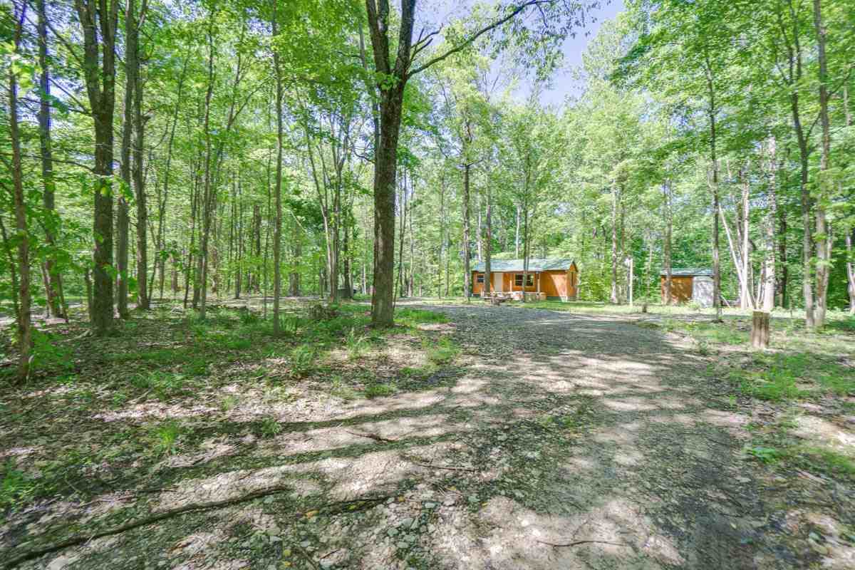 4625 East Stipp Road Bloomington, IN 47401 - Photo 6 of 22