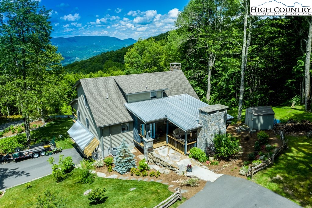 998 Chestnut Mountain Road Banner Elk, NC 28604 - Photo 1 of 40 Gallery Image 1