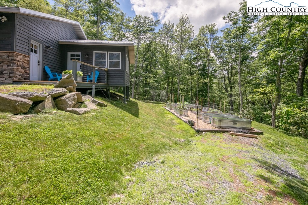998 Chestnut Mountain Road Banner Elk, NC 28604 - Photo 22 of 40 Gallery Image 22