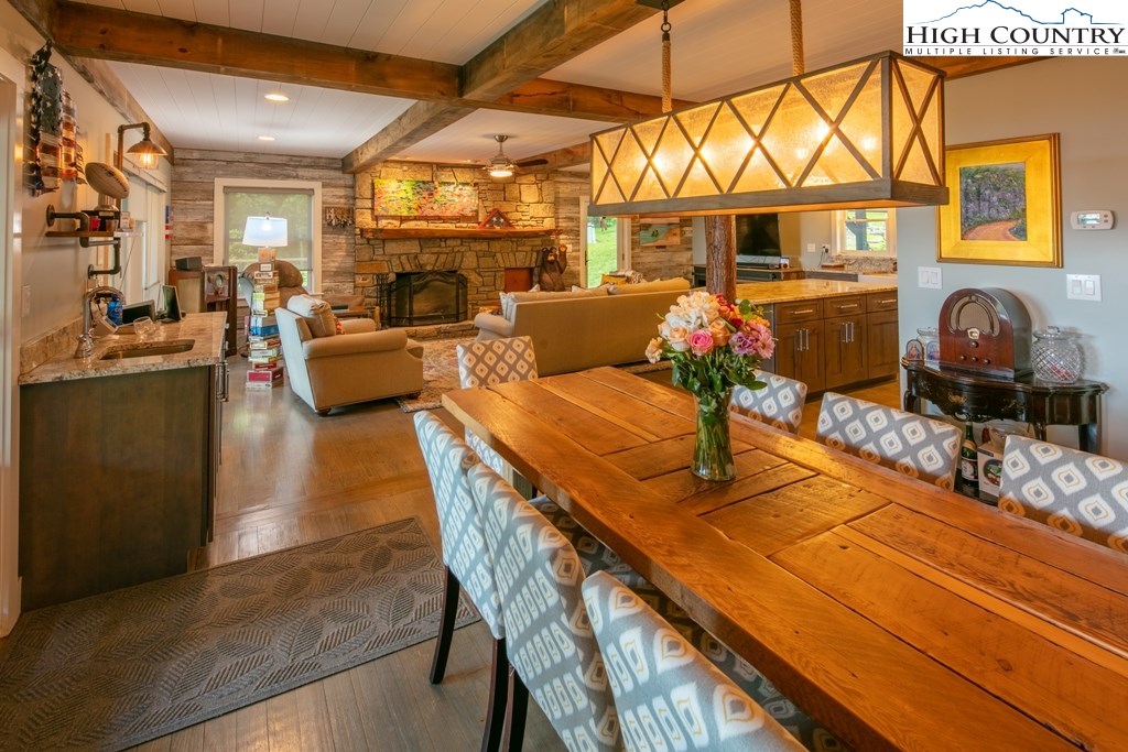 998 Chestnut Mountain Road Banner Elk, NC 28604 - Photo 5 of 40 Gallery Image 5