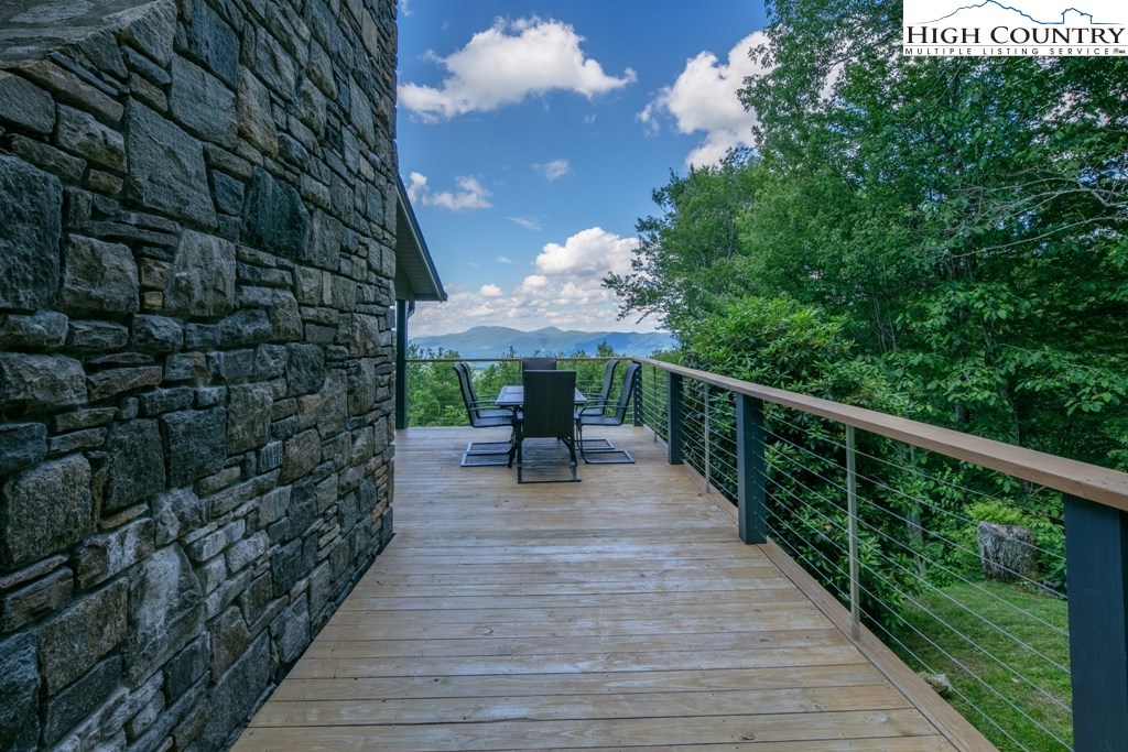 998 Chestnut Mountain Road Banner Elk, NC 28604 - Photo 9 of 40 Gallery Image 9
