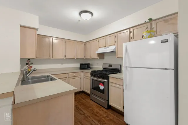 $2,200 | 1429 Orleans Drive, Unit 1429, Mundelein, IL 60060