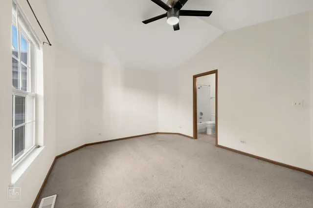 $2,200 | 1429 Orleans Drive, Unit 1429, Mundelein, IL 60060