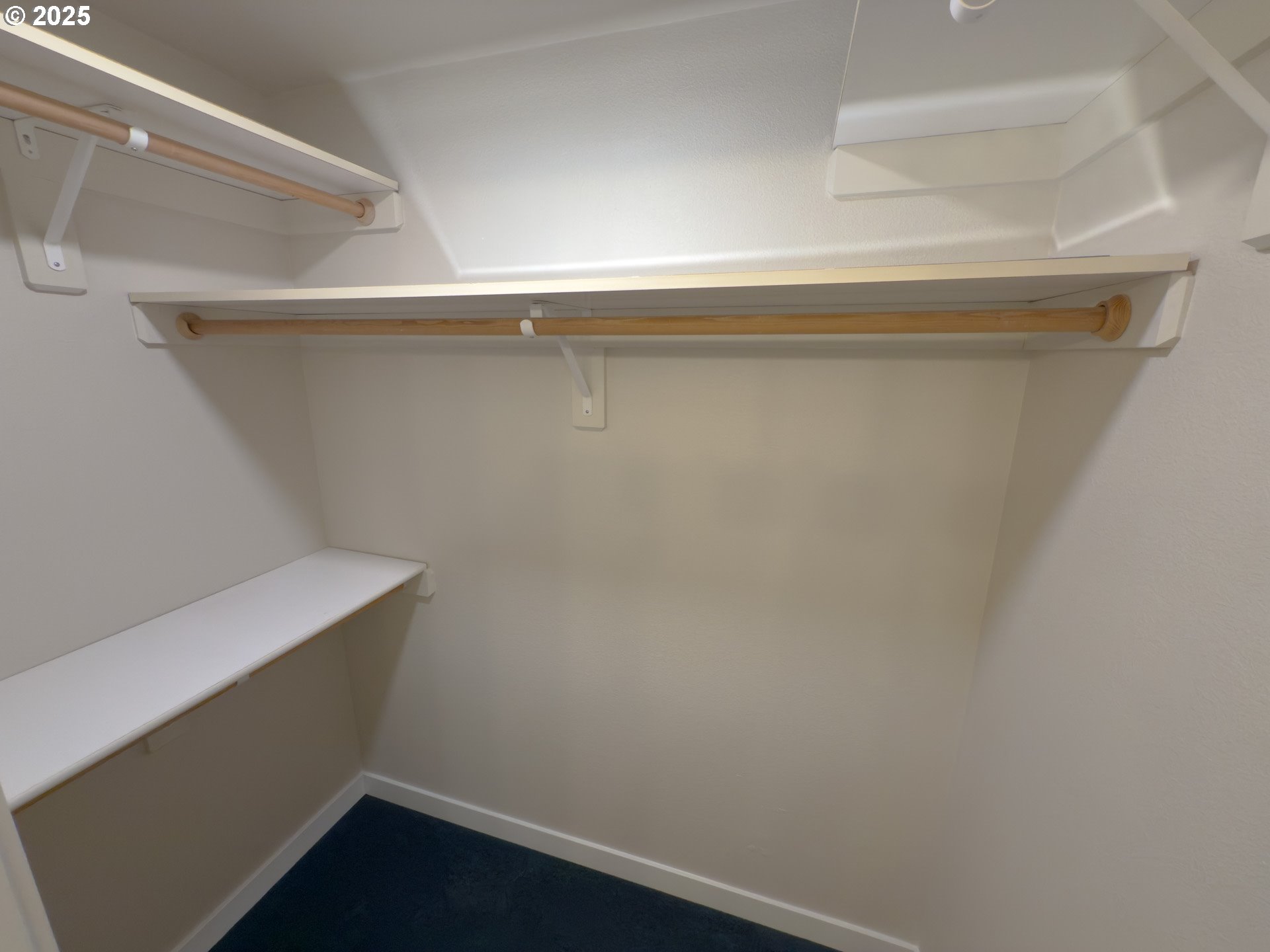 2327 Northwest Northrup Street, Unit 8 Portland, OR 97210 - Photo 15 of 33 a view of small space