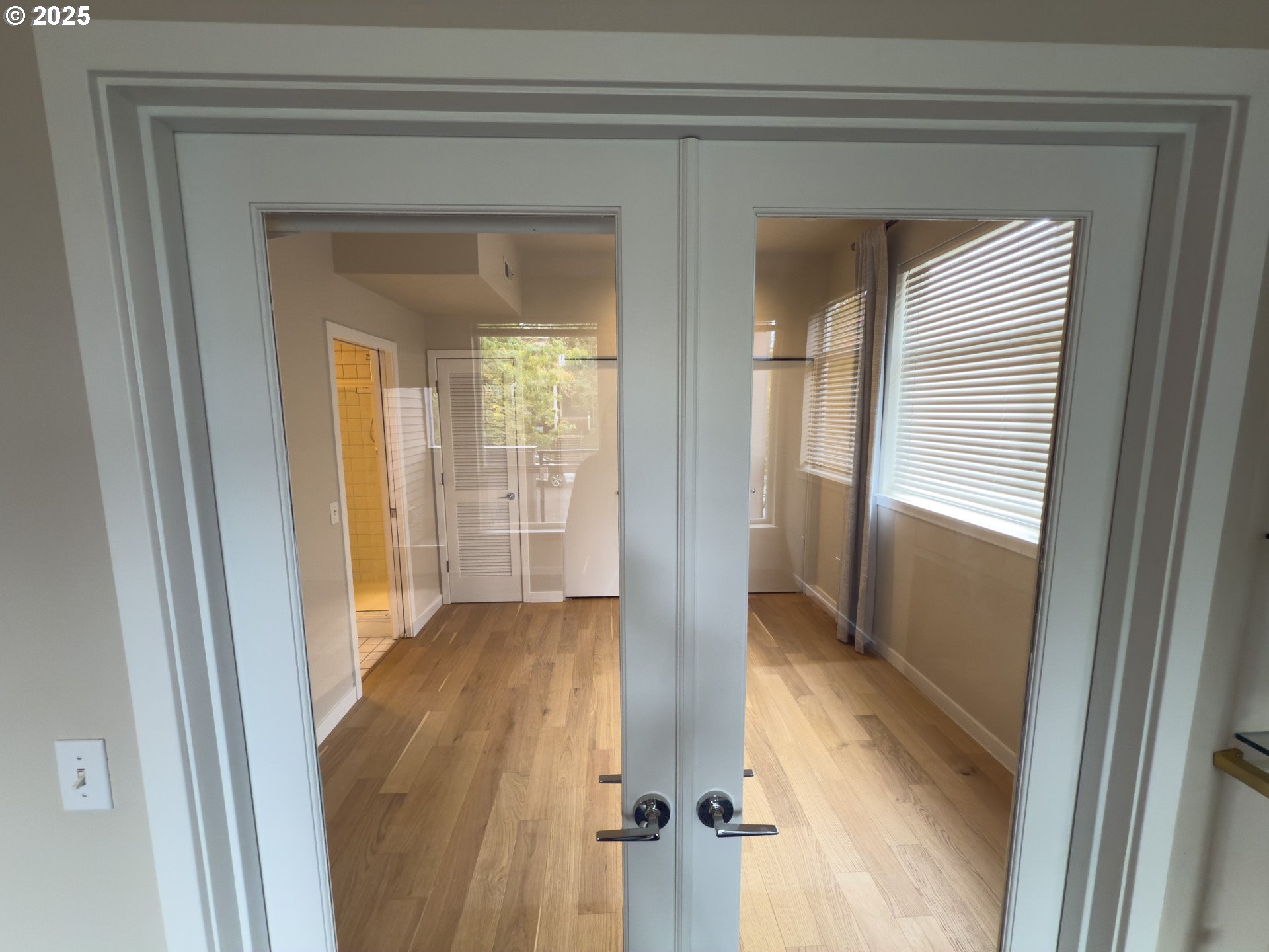2327 Northwest Northrup Street, Unit 8 Portland, OR 97210 - Photo 18 of 33 a view of entryway with a hallway