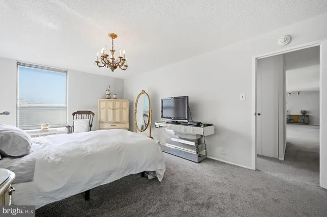 $379,000 | 666 Germantown Pike, Unit 2101, Plymouth Meeting, PA 19462