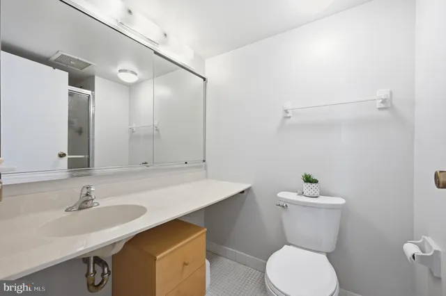 $379,000 | 666 Germantown Pike, Unit 2101, Plymouth Meeting, PA 19462