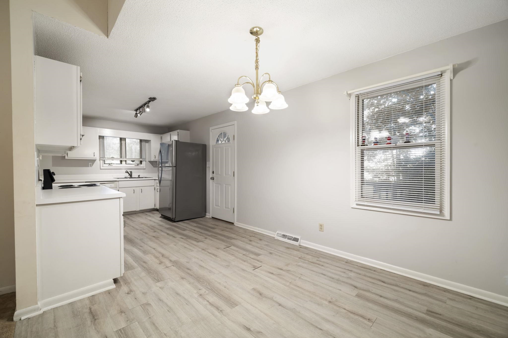6448 Old Buncombe Road Greenville, SC 29609 - Photo 11 of 31 Gallery Image 11