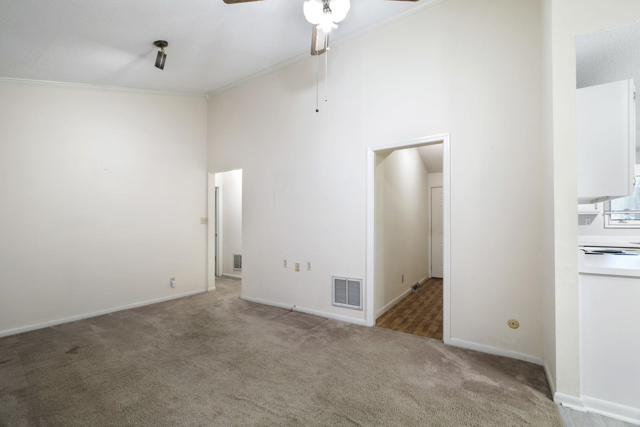 6448 Old Buncombe Road Greenville, SC 29609 - Photo 15 of 31 Gallery Image 15