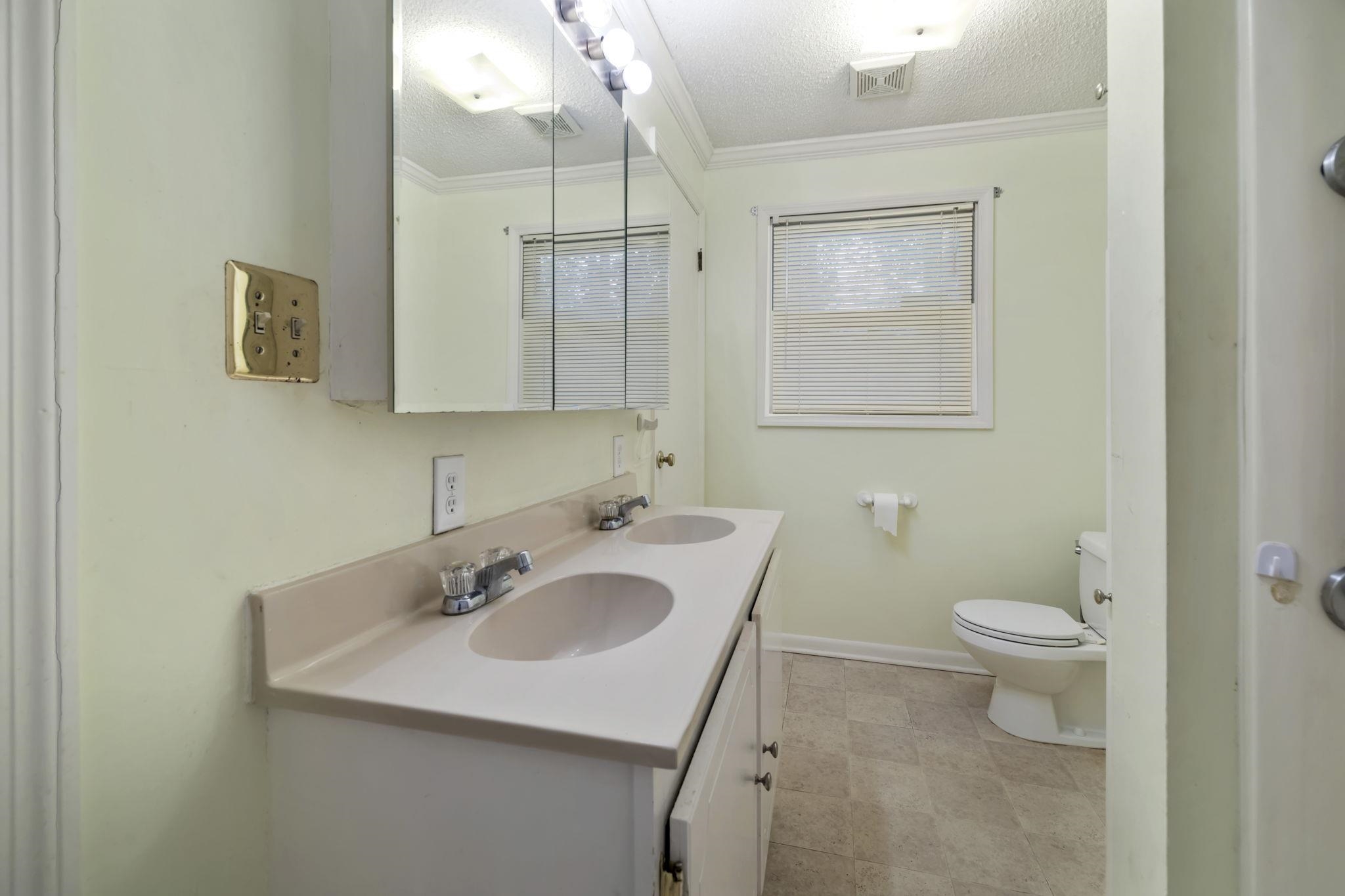 6448 Old Buncombe Road Greenville, SC 29609 - Photo 20 of 31 Gallery Image 20