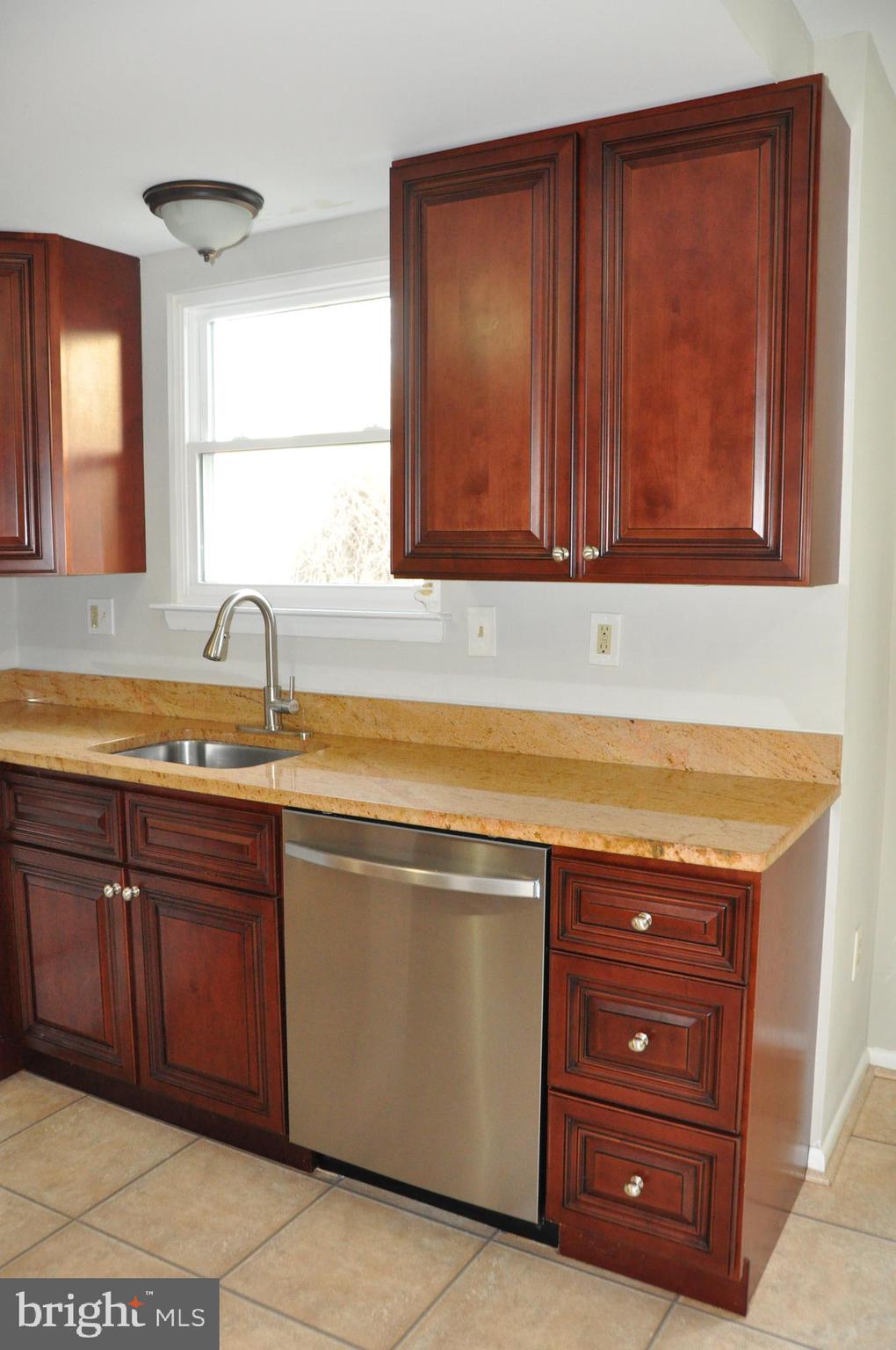 9705 Glen Avenue Silver Spring, MD 20910 - Photo 9 of 47