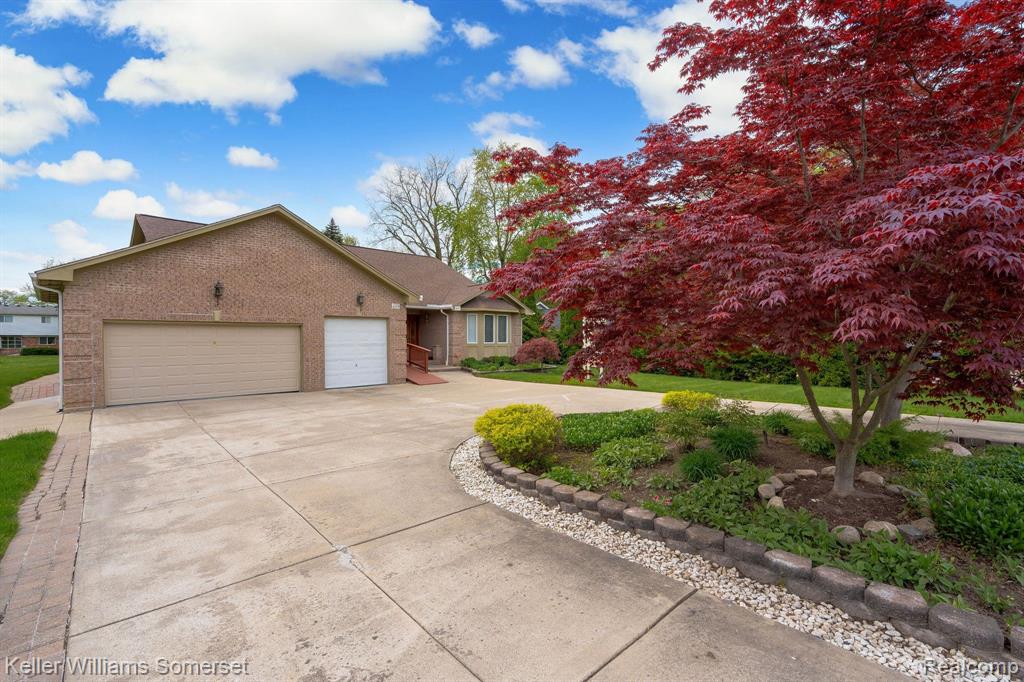 6879 John R Road Troy, MI 48085 - Photo 2 of 51