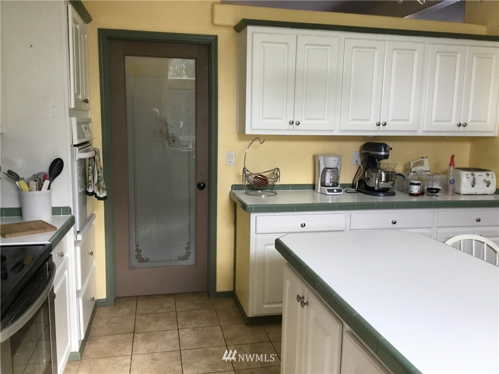 11230 Southwest 180th Lane Southwest Rochester, WA 98579 - Photo 12 of 21