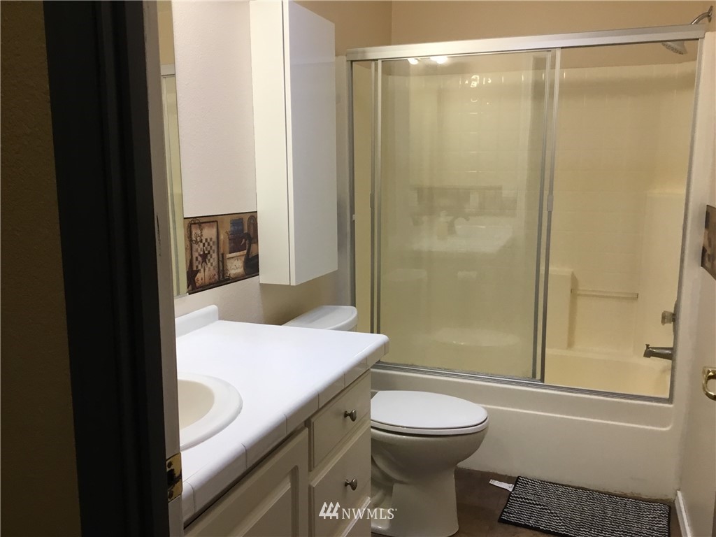 11230 Southwest 180th Lane Southwest Rochester, WA 98579 - Photo 18 of 21