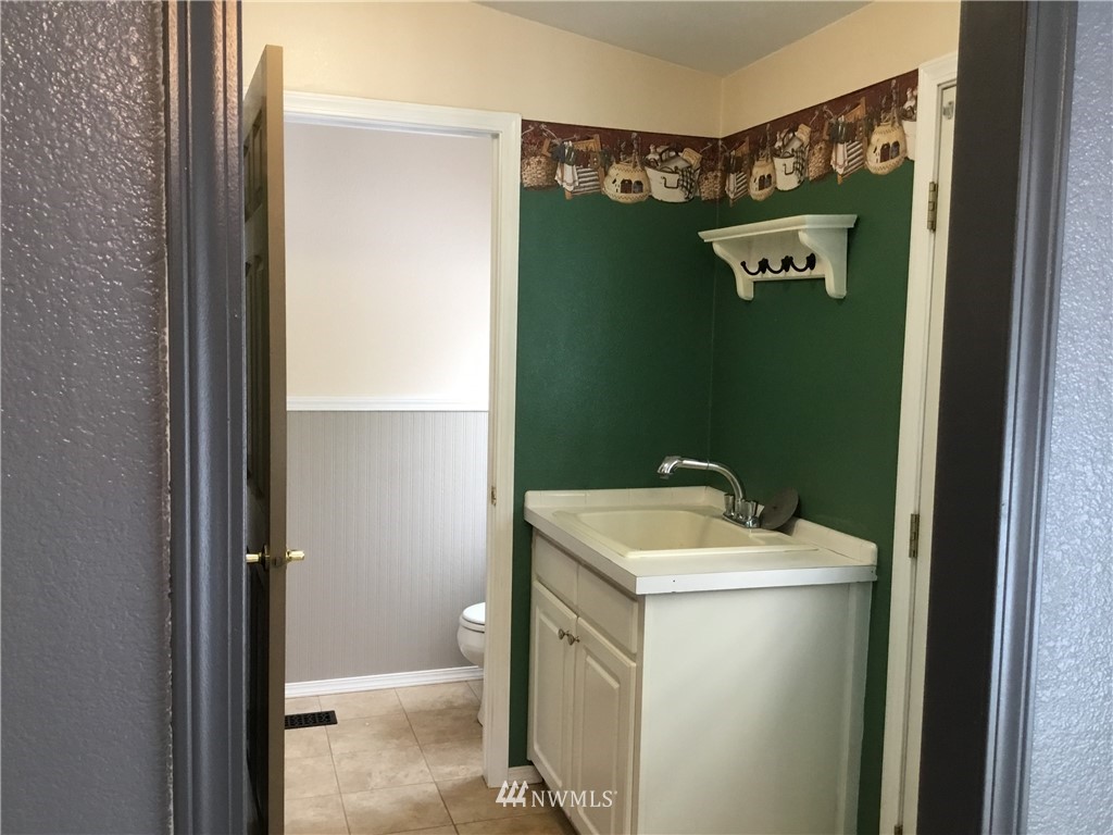11230 Southwest 180th Lane Southwest Rochester, WA 98579 - Photo 19 of 21