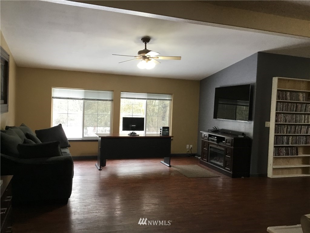 11230 Southwest 180th Lane Southwest Rochester, WA 98579 - Photo 7 of 21