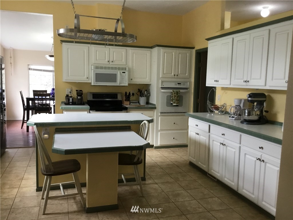 11230 Southwest 180th Lane Southwest Rochester, WA 98579 - Photo 10 of 21