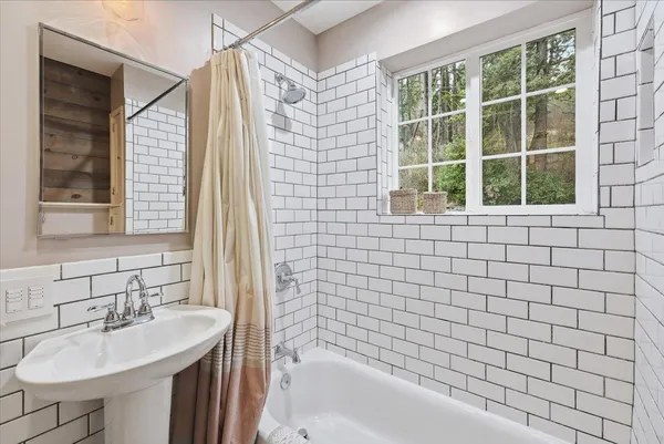 $1,100,000 | 9227 North Mountain View Lane, Spokane, WA 99208