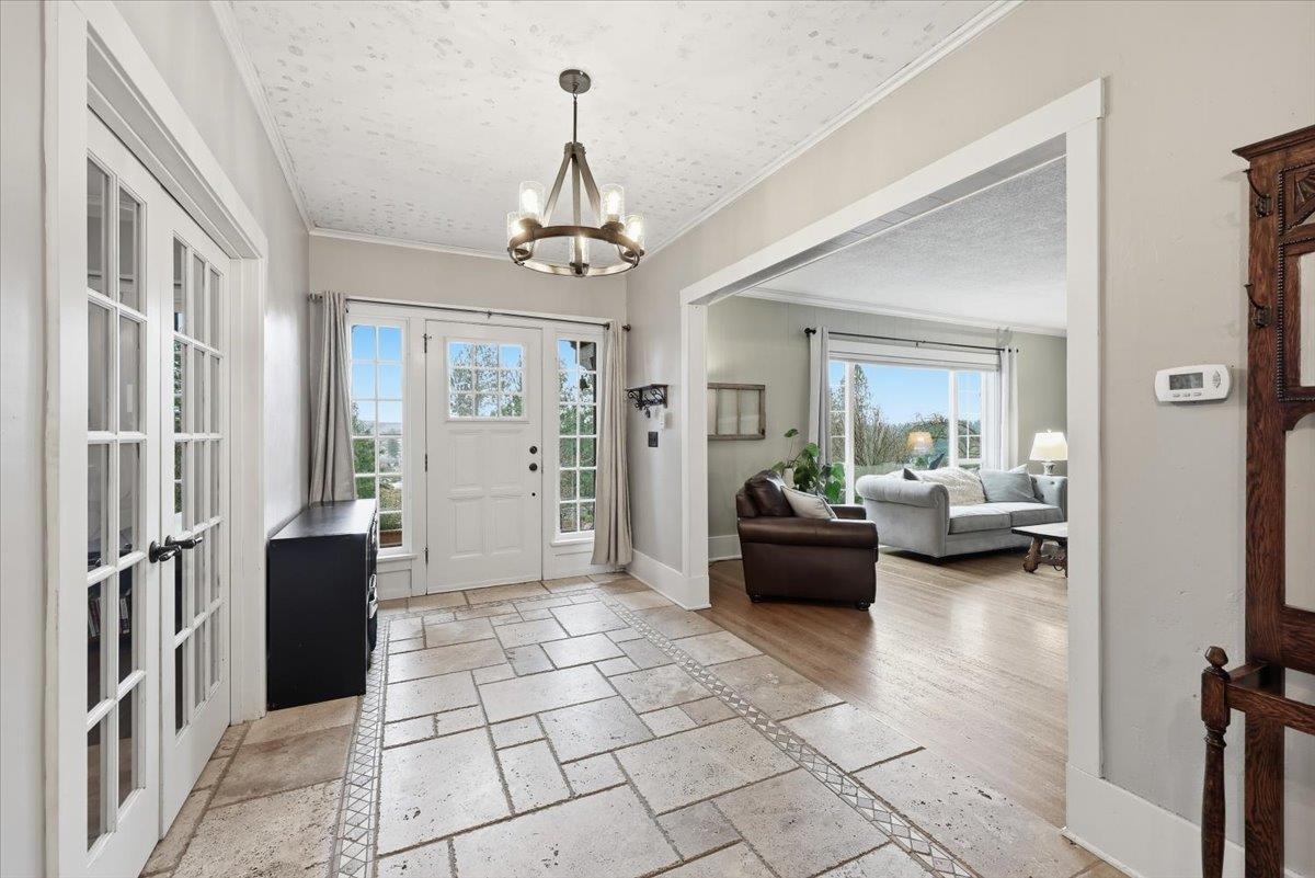 9227 North Mountain View Lane Spokane, WA 99208 - Photo 3 of 50