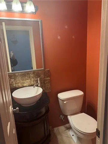 $2,500 | 523 Burgundy Street, Unit 1, New Orleans, LA 70112